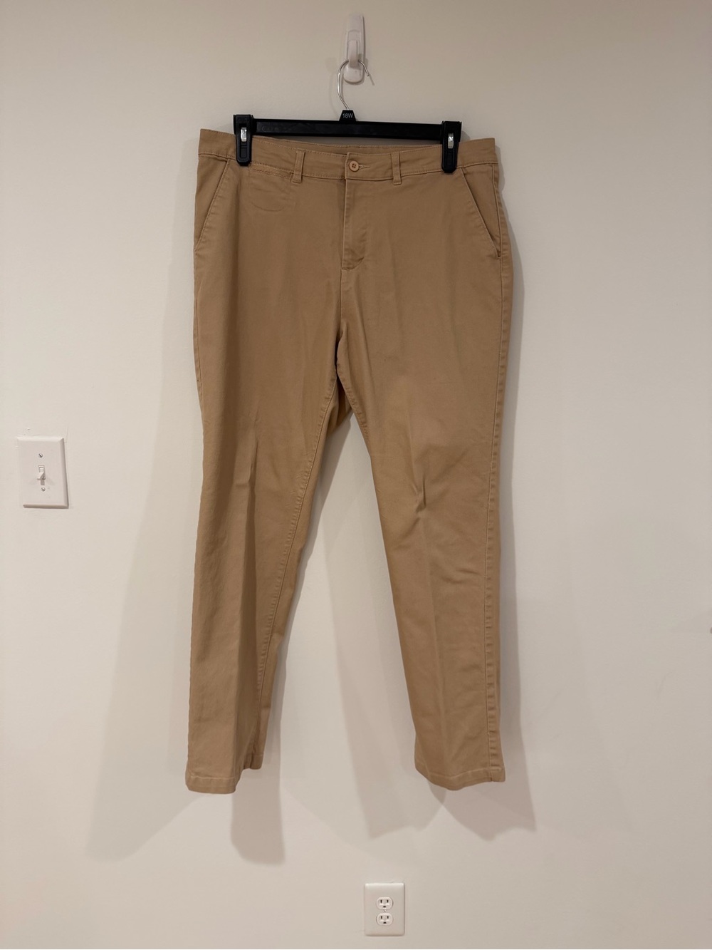 Chadwicks Women’s Khaki Chino Pants